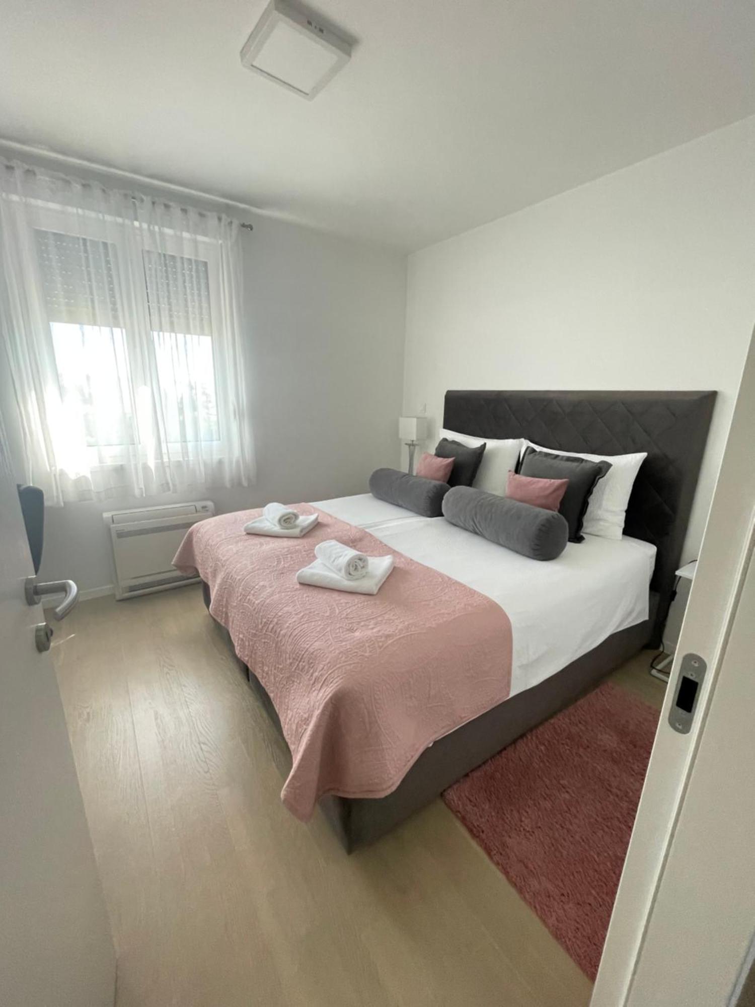 New Modern Apt Near Old Town - Private Parking Zadar Extérieur photo